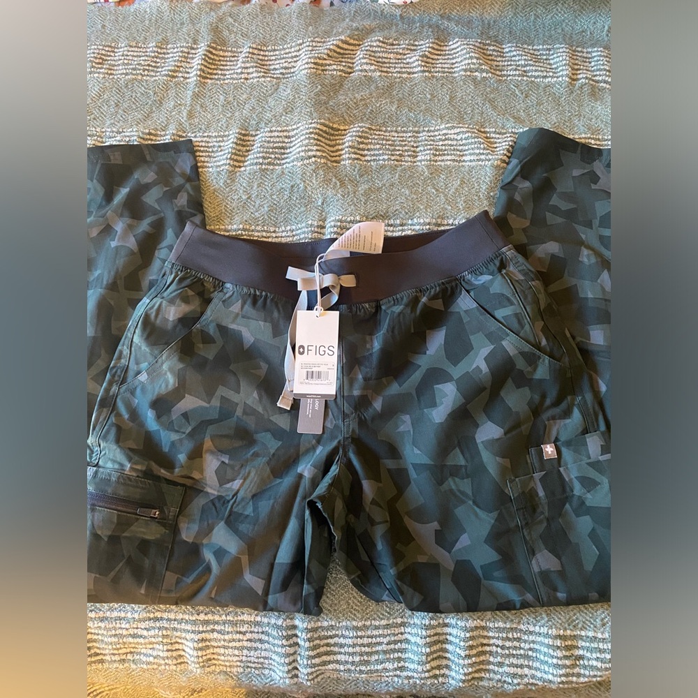 Figs Yola Small Petite Camo